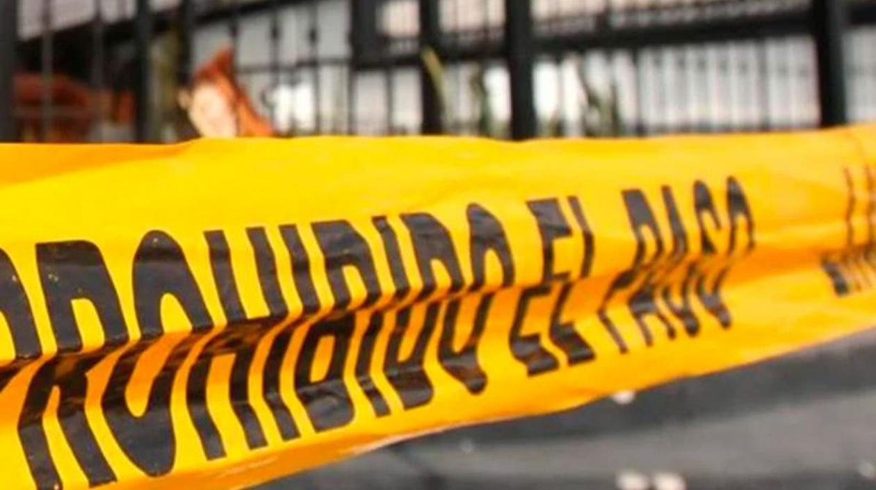 El cuerpo de joven era transportado en una maleta.