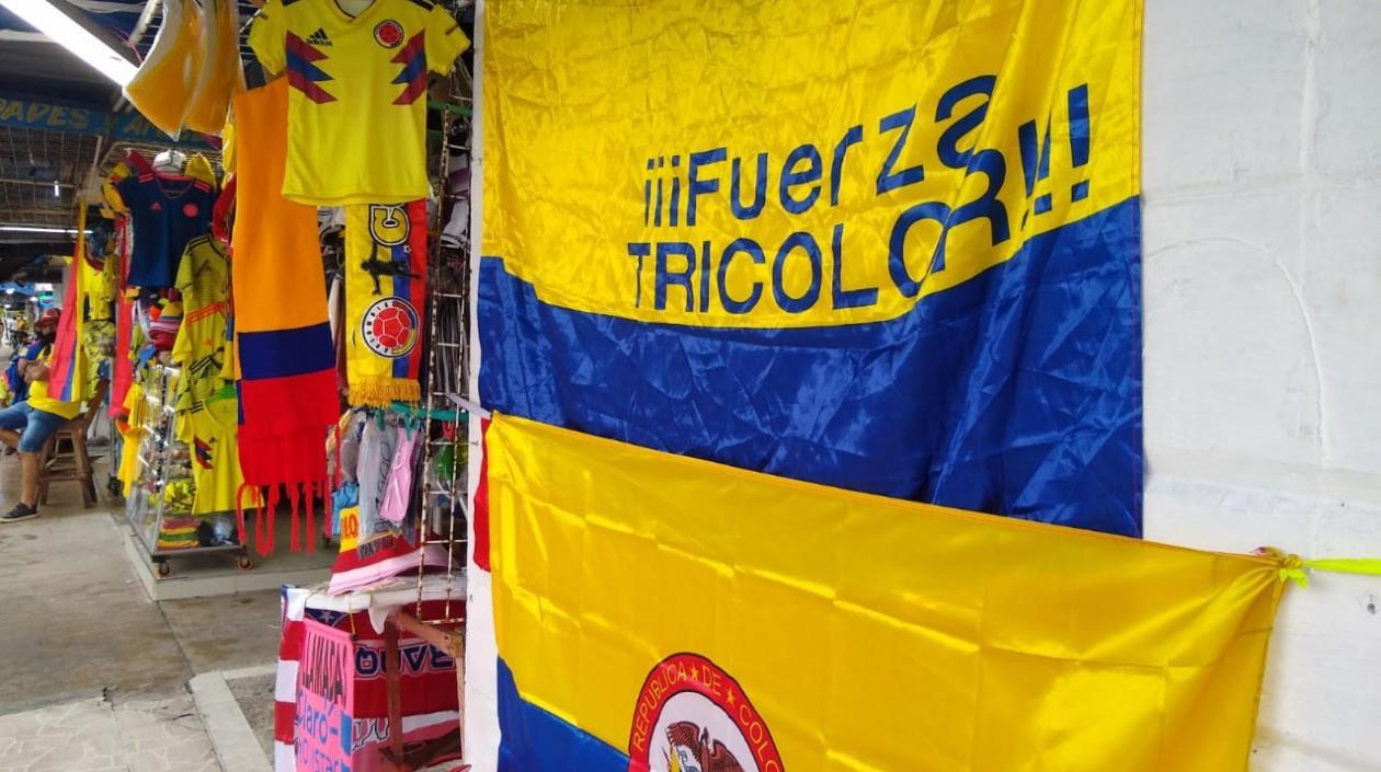 Ambiente encendido alrededor del estadio. 