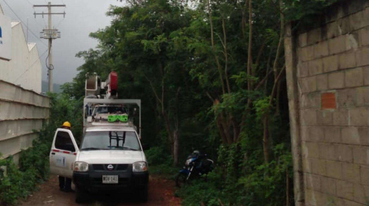 Transformador ilegal en fábrica de Juan Mina.