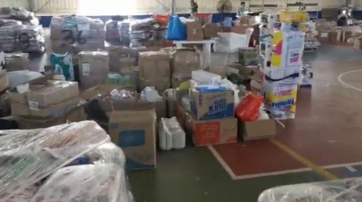 100 toneladas de ayuda recogió reserva de la Armada