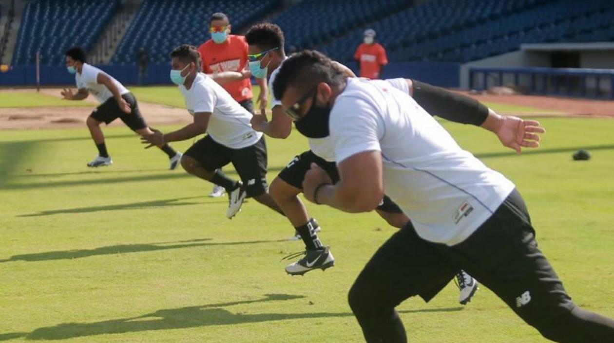 Peloteros de Gigantes realizan prácticas. 