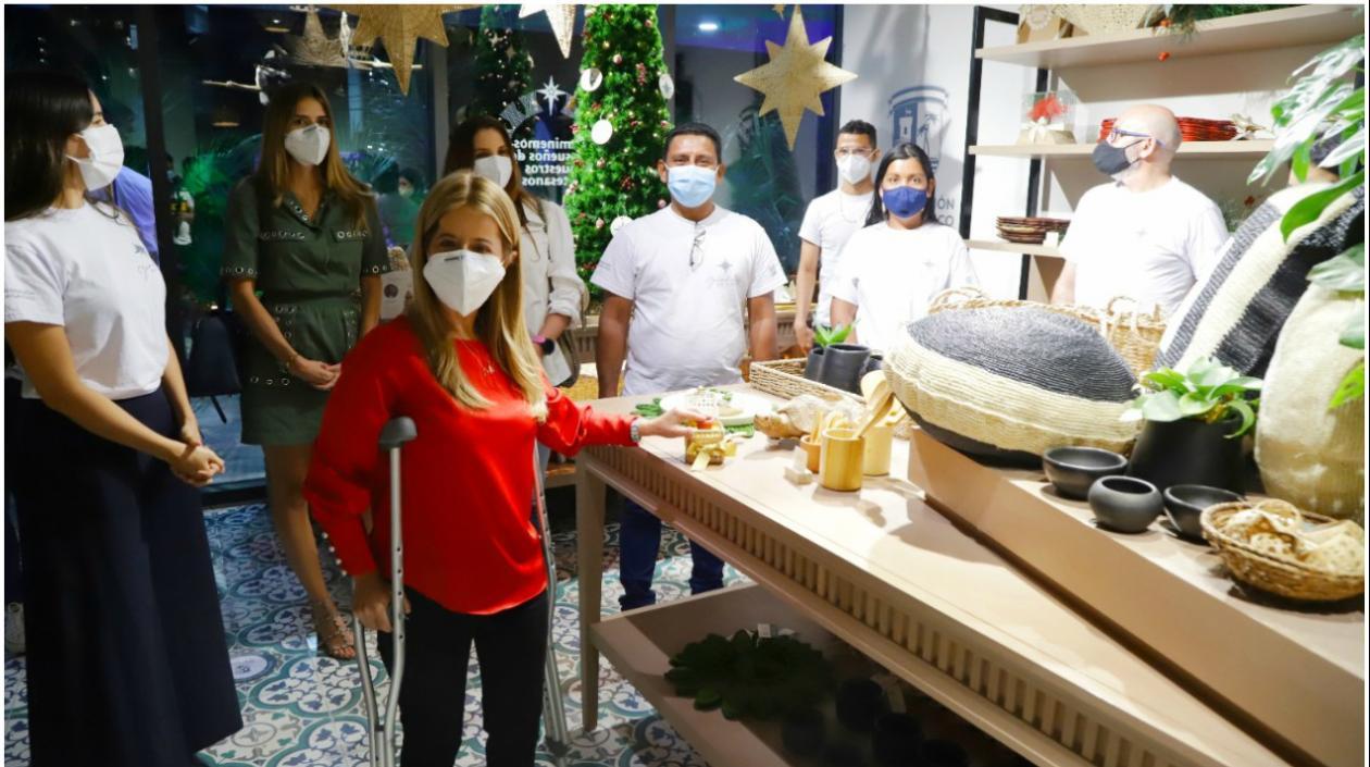 La Gobernadora del Atlántico presentó la nueva colección de artesanías.