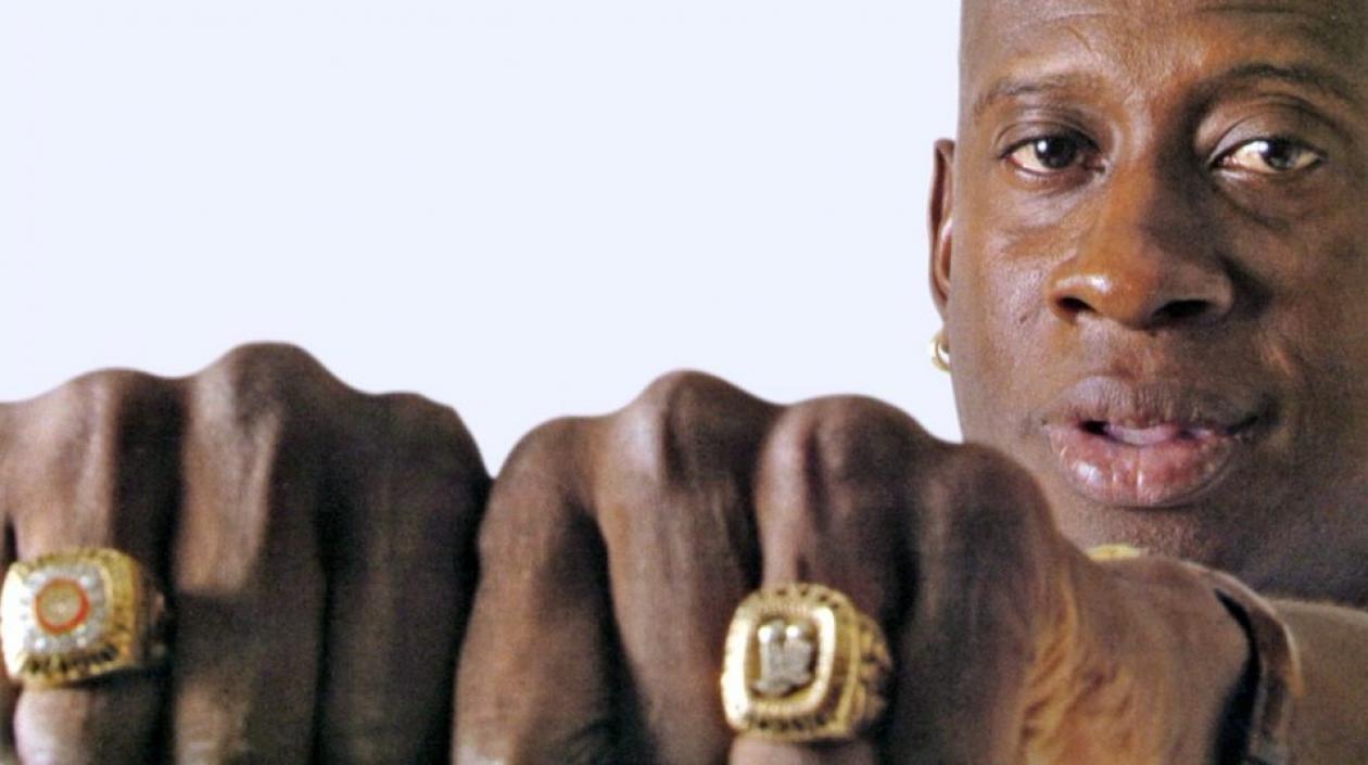 Carl Herrera y sus anillos robados. 