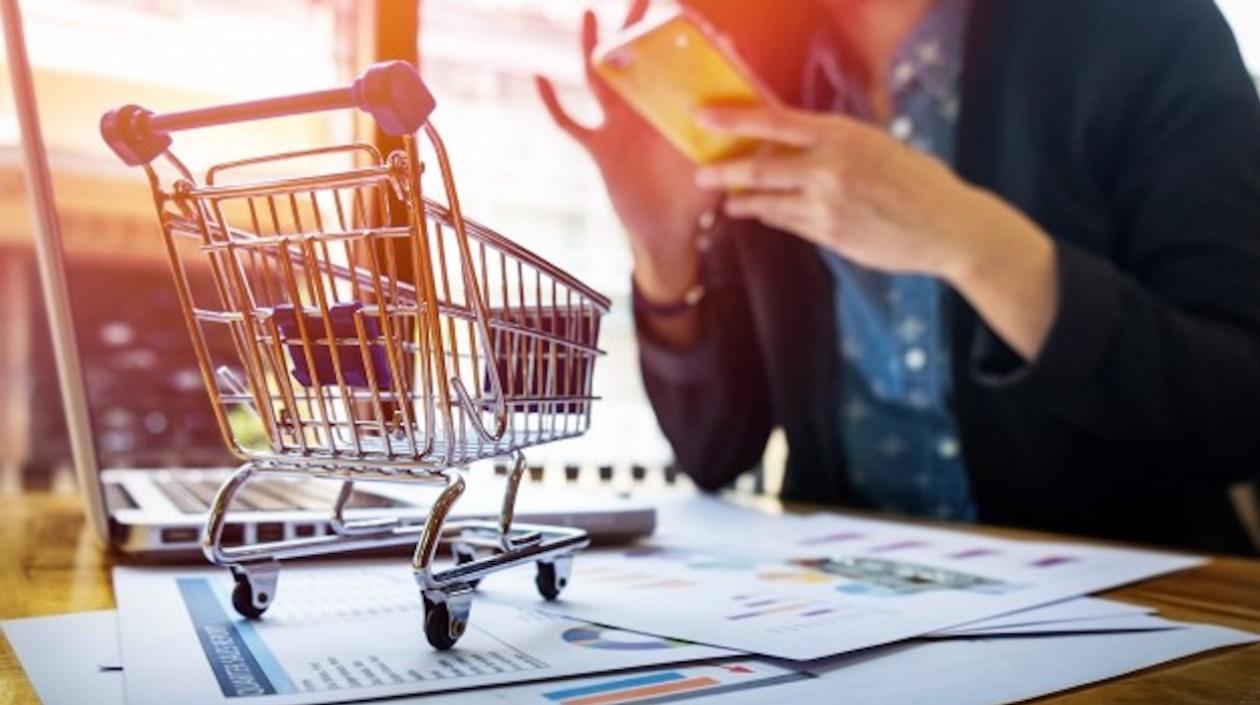 Las compras realizadas con tarjeta a través de comercio electrónico aumentaron 30% respecto a las ventas realizadas el 3 de julio de 2020.