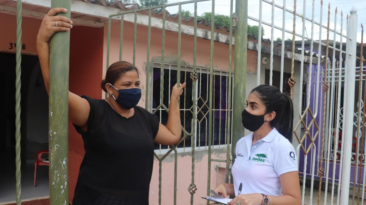 Personal de 'Barranquilla siembra' en La Sierrita.