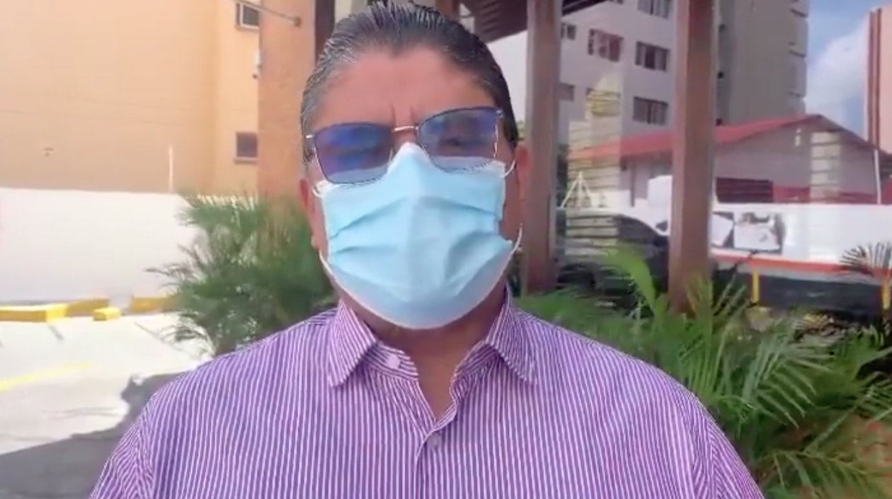 El secretario de Salud, Humberto Mendoza.