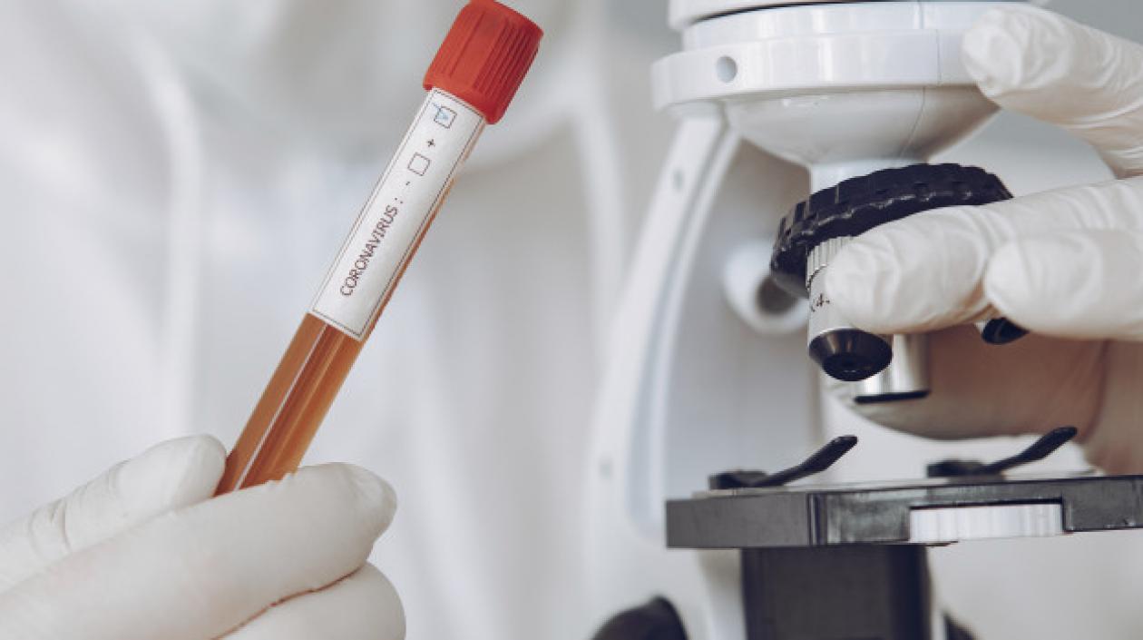 Colombia atraviesa por una situación de meseta de fallecimientos y también en el número de contagios de Covid-19.