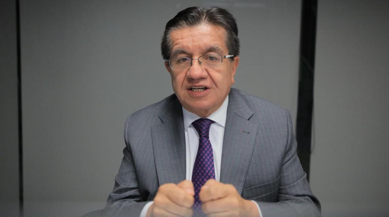 El Ministro de Salud, Fernando Ruiz.
