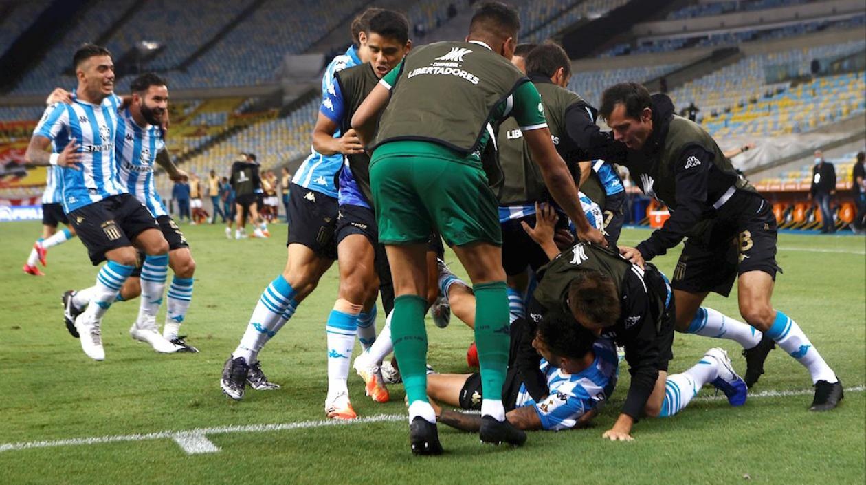 Jugadores de Racing celebrando en Río de Janeiro.