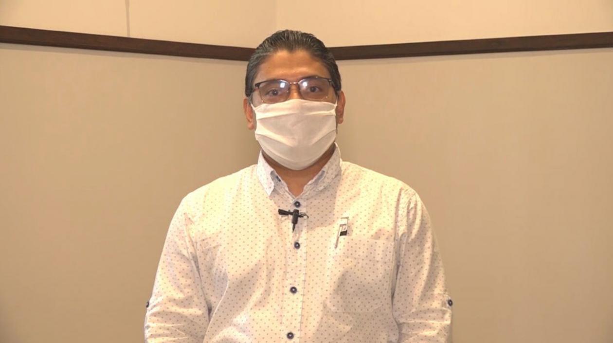 Humberto Mendoza, Secretario de Salud.