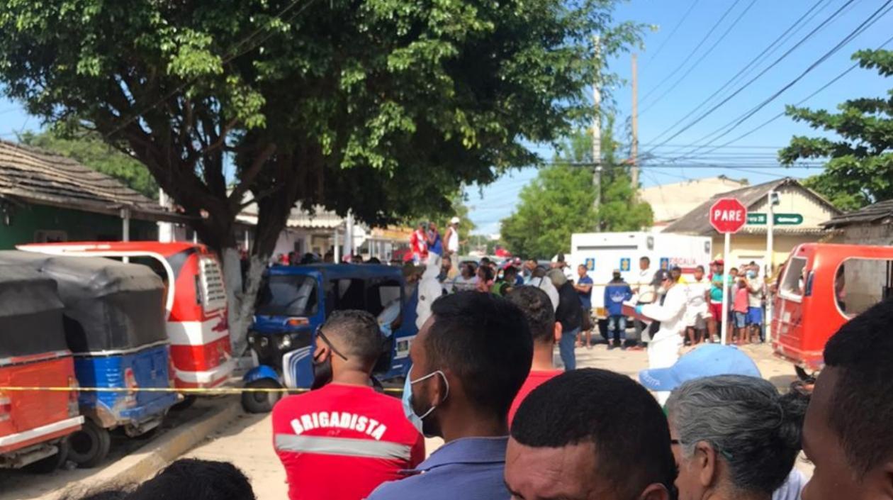 Momento que el CTI realizaba la inspección del cadáver. 