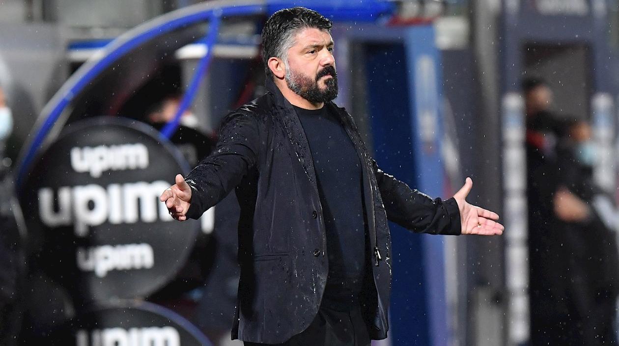 Gennaro Gatusso, técnico del Nápoles. 