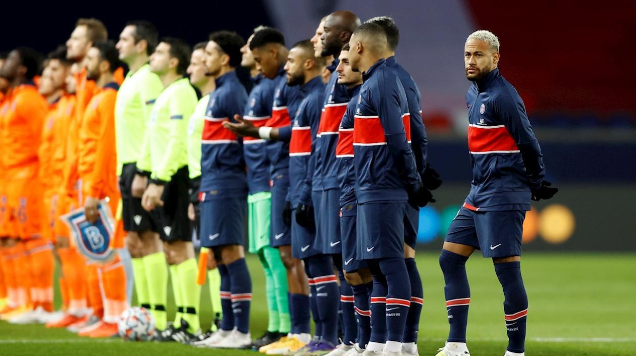 Conjuntos del PSG y del Estambul. 