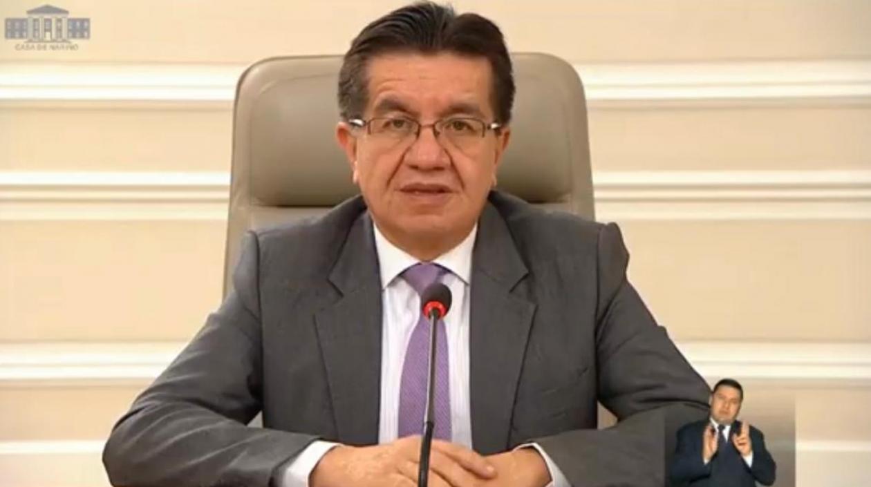 Fernando Ruíz, Ministro de Salud.