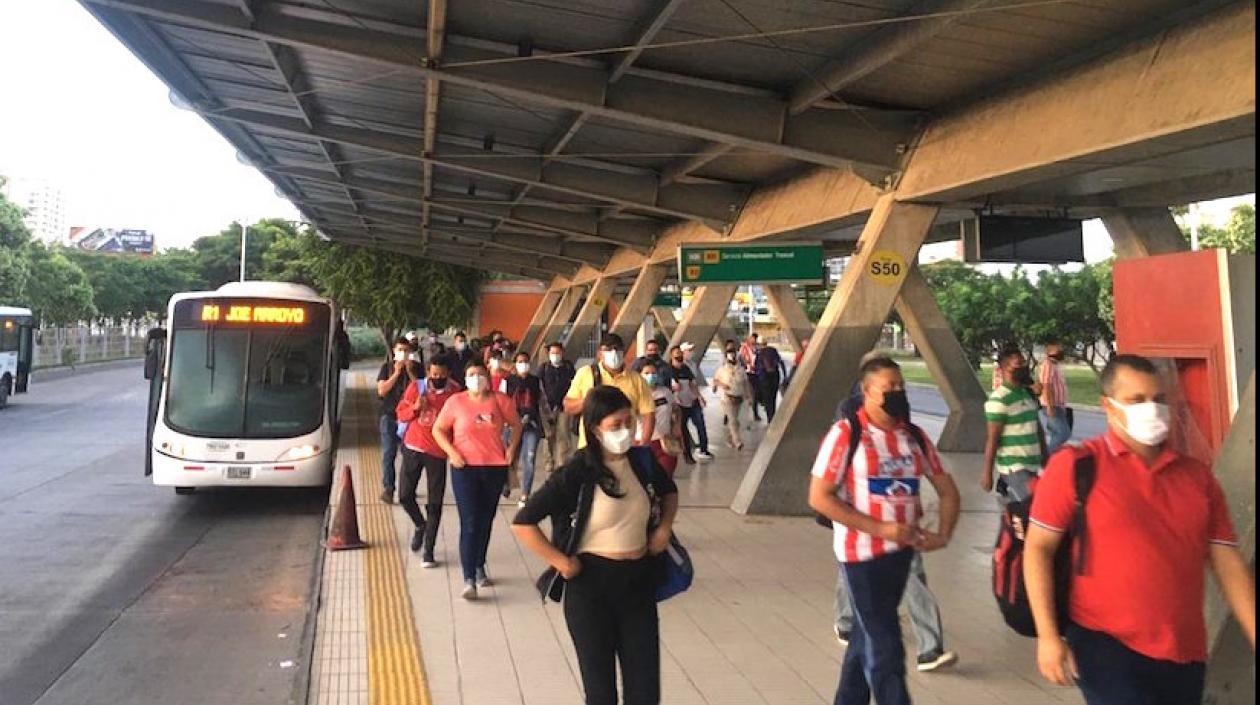El transporte masivo, uno de los sectores afectados en medio de la pandemia.