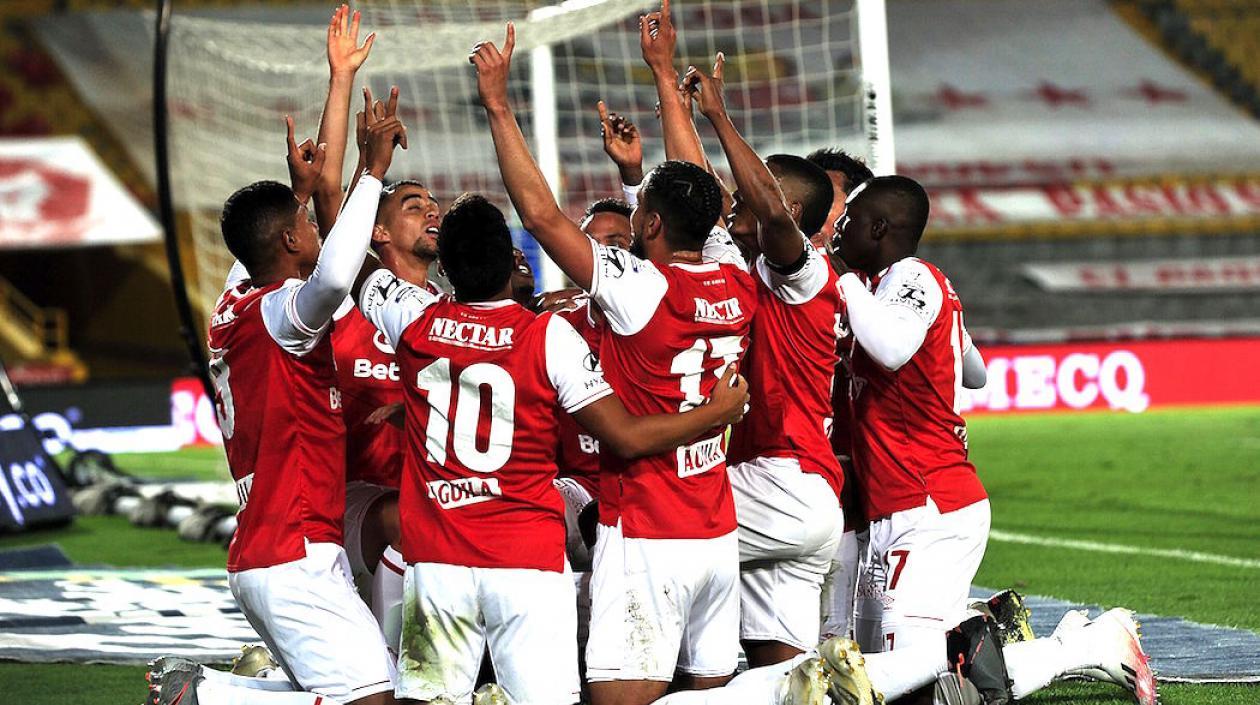 Celebración de jugadores de Santa Fe en 'El Campín'.