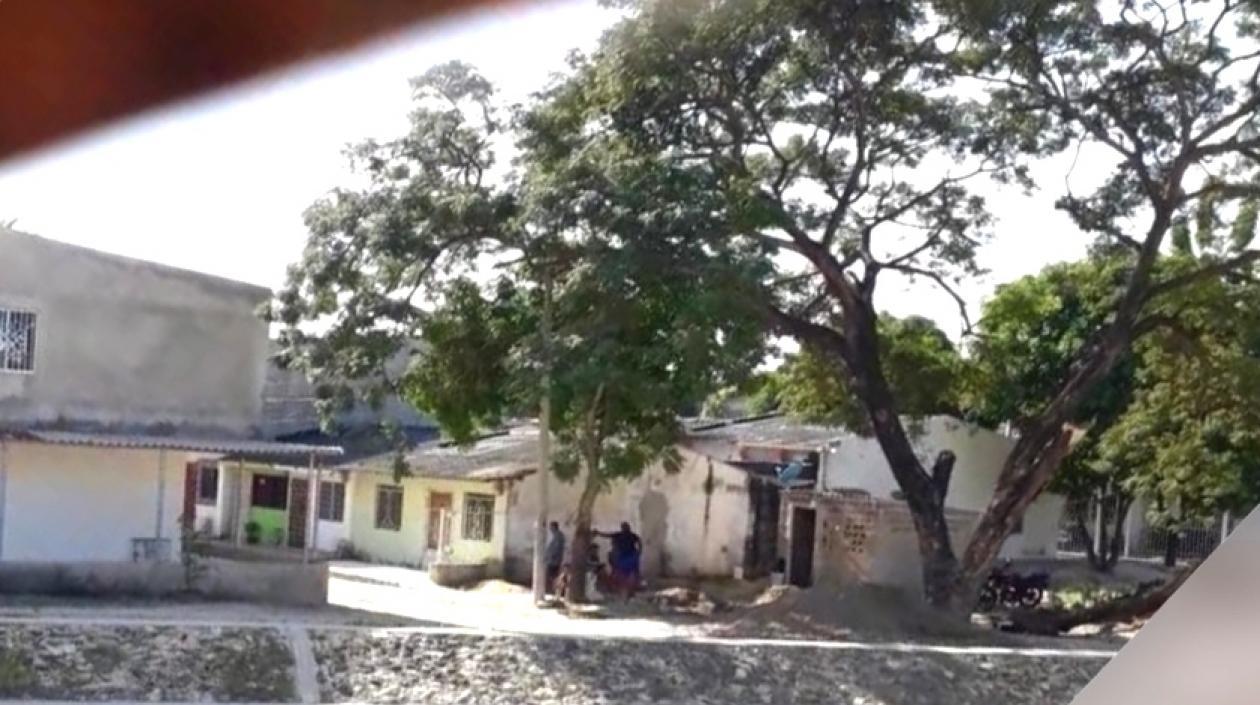 El predio con los invasores montando 'guardia'.