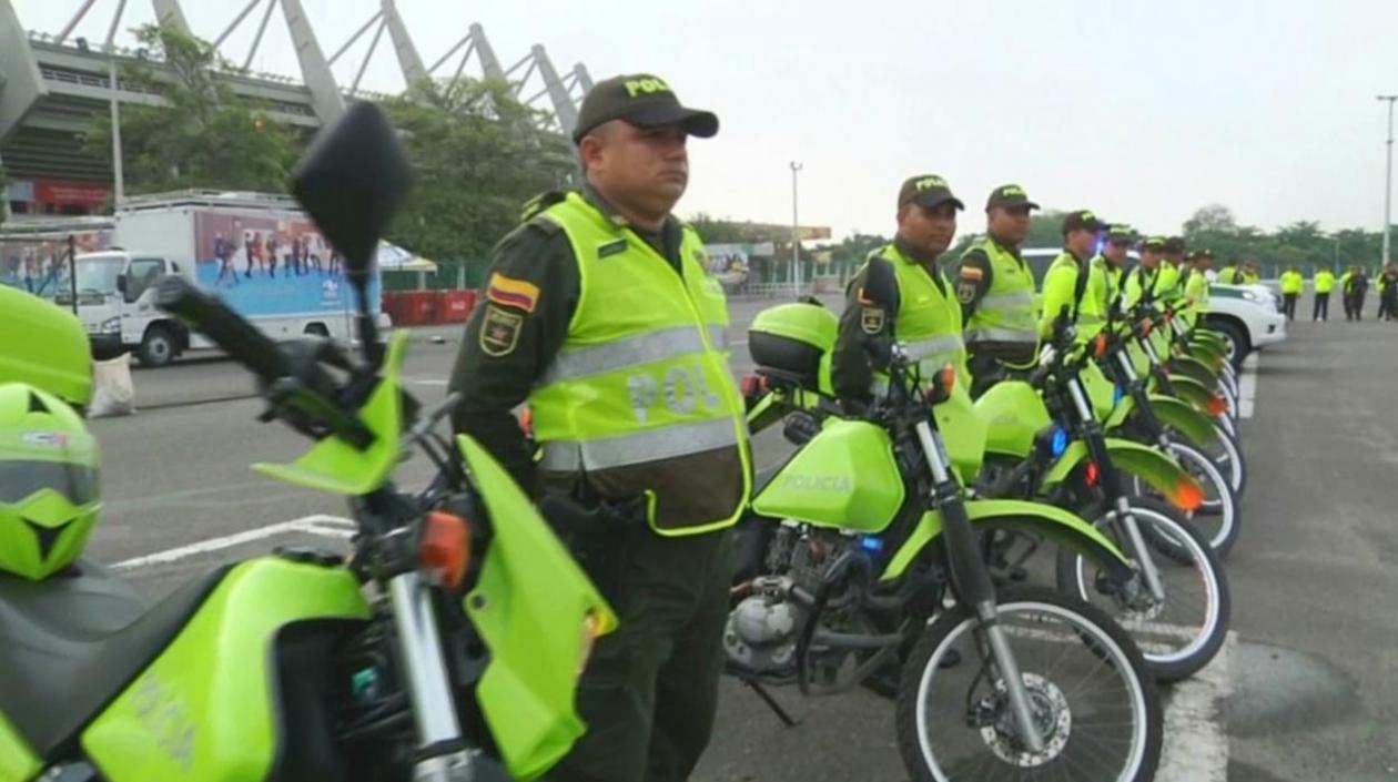 Policía Nacional vigilan alrededores del Metro