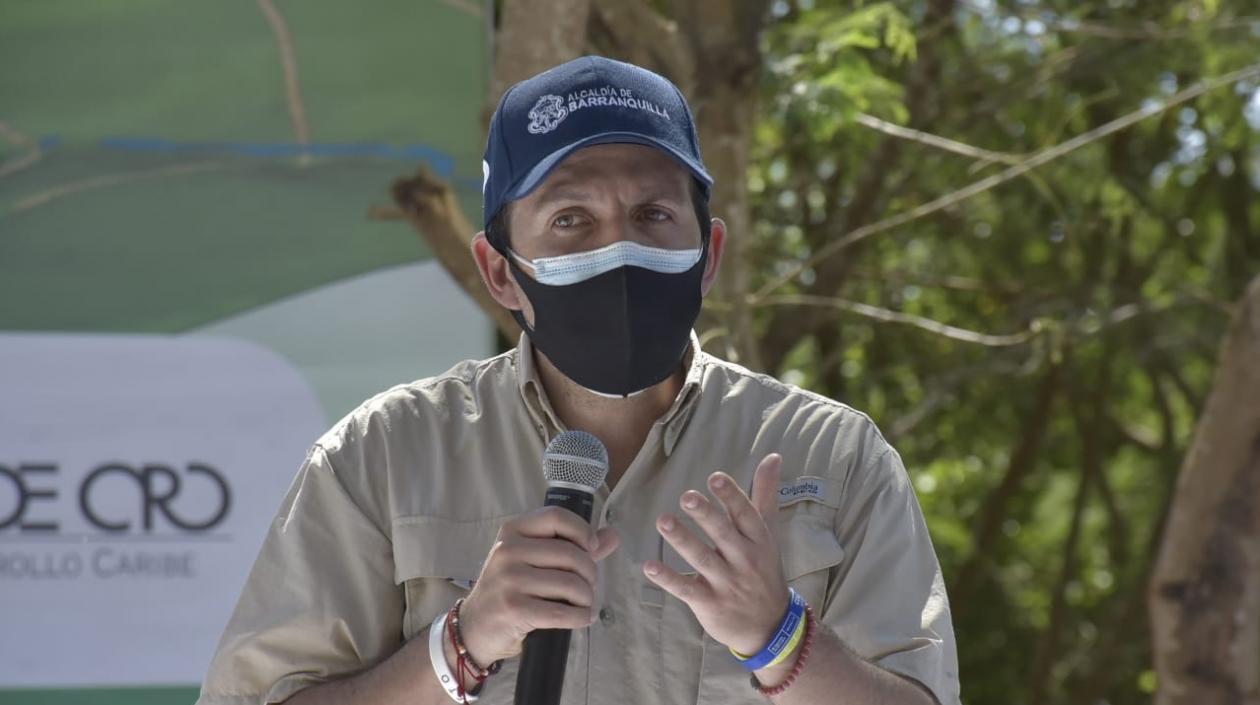 Ernesto Lucena, Ministro de Deportes.