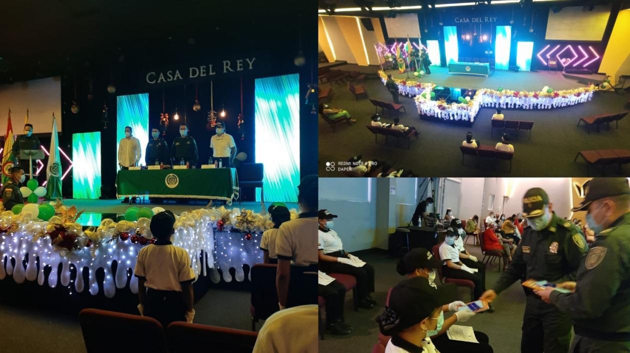 Momento de la graduación de los niños y adolescentes. 