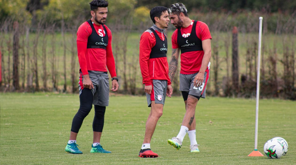 jugadores de Santa Fe durante un entrenamiento.