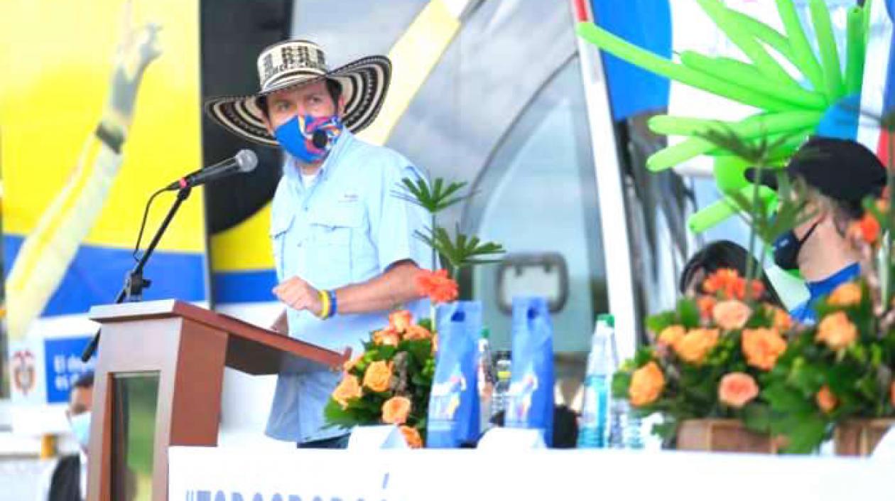 Ernesto Lucena Barrero, Ministro del Deporte.