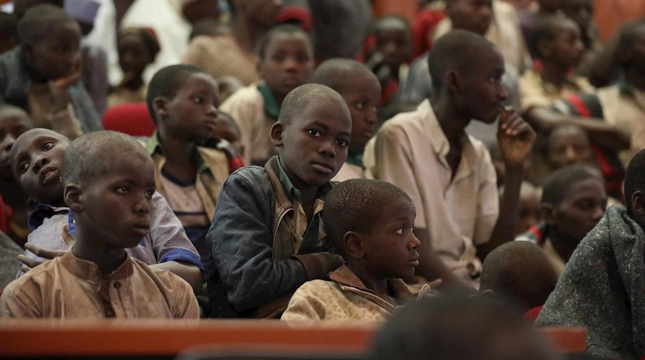 Grupo de estudiantes nigerianos secuestrados hace unos días en la misma región. 