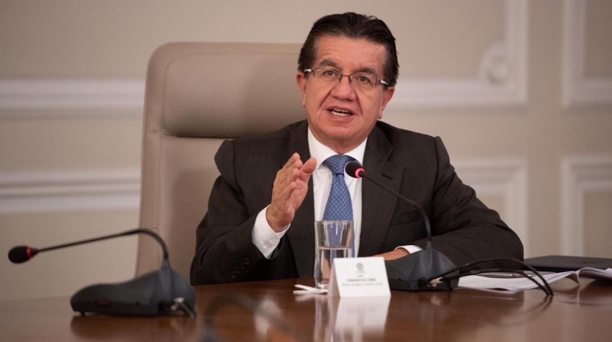 El Ministro de Salud, Fernando Ruiz.