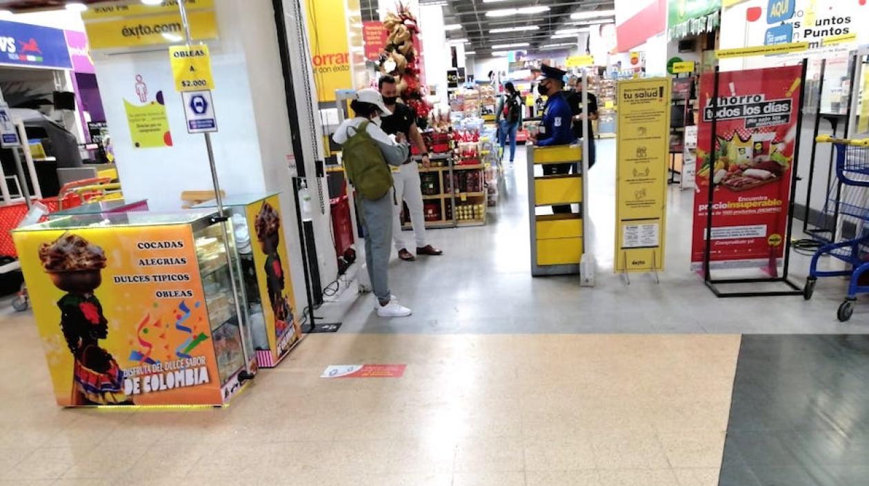 La medida busca evitar aglomeraciones en centros comerciales.
