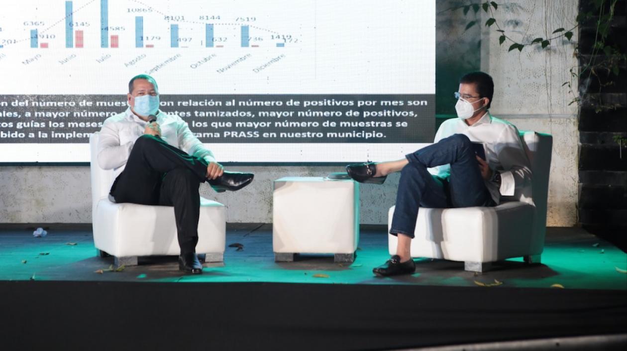 El Alcalde Rodolfo Ucrós presidiendo la rendición de cuentas.