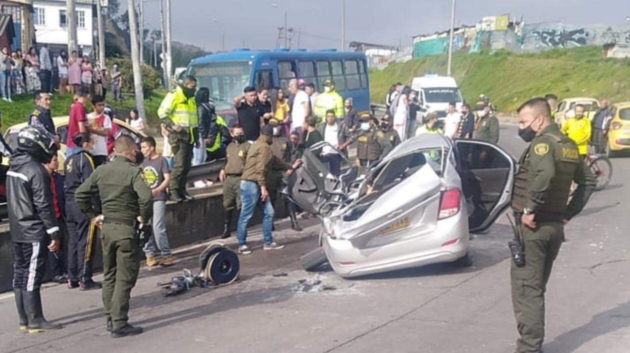 Así quedó el vehículo donde se transportaba la familia.