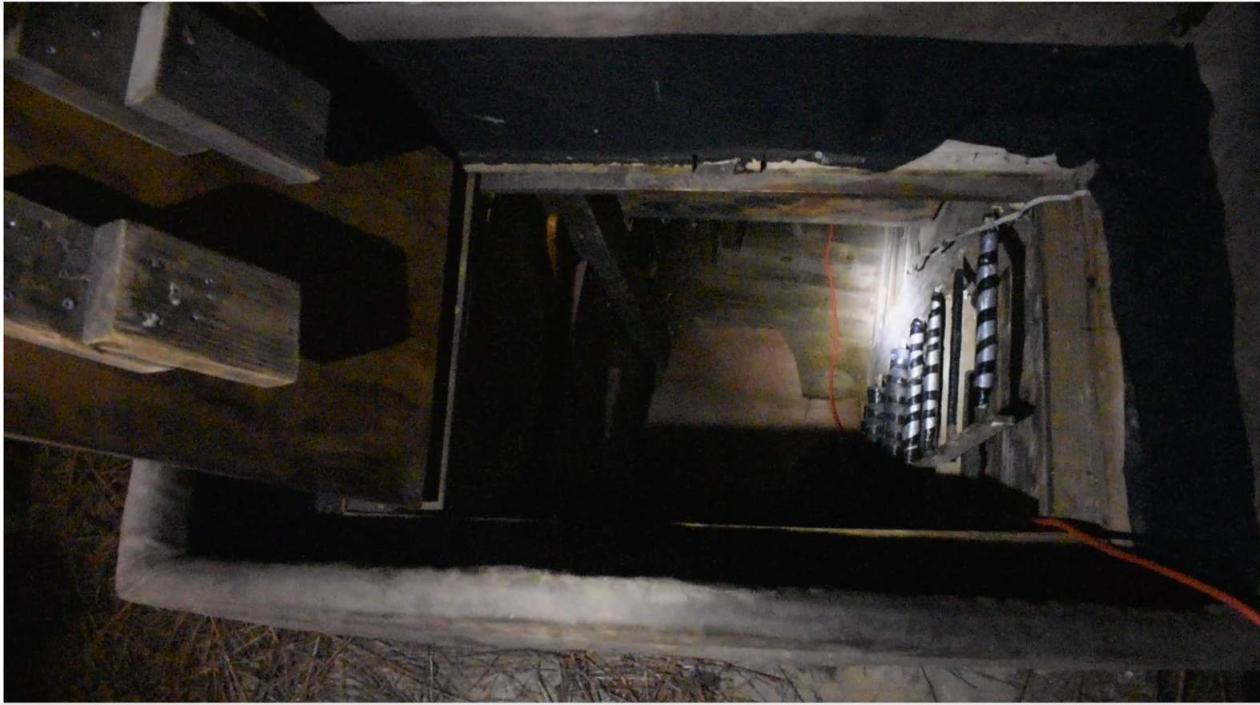 El búnker subterráneo del capturado.