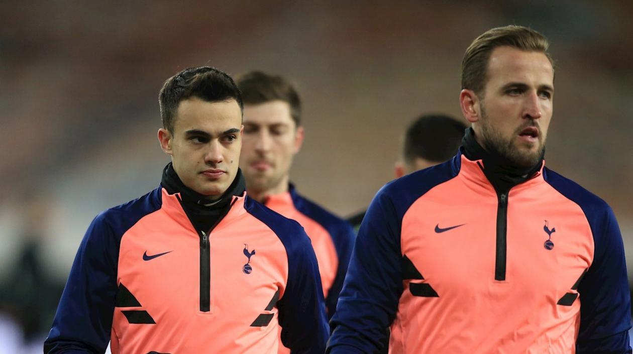 Harry Kane y Sergio Reguilon, jugadores del Tottenham. 