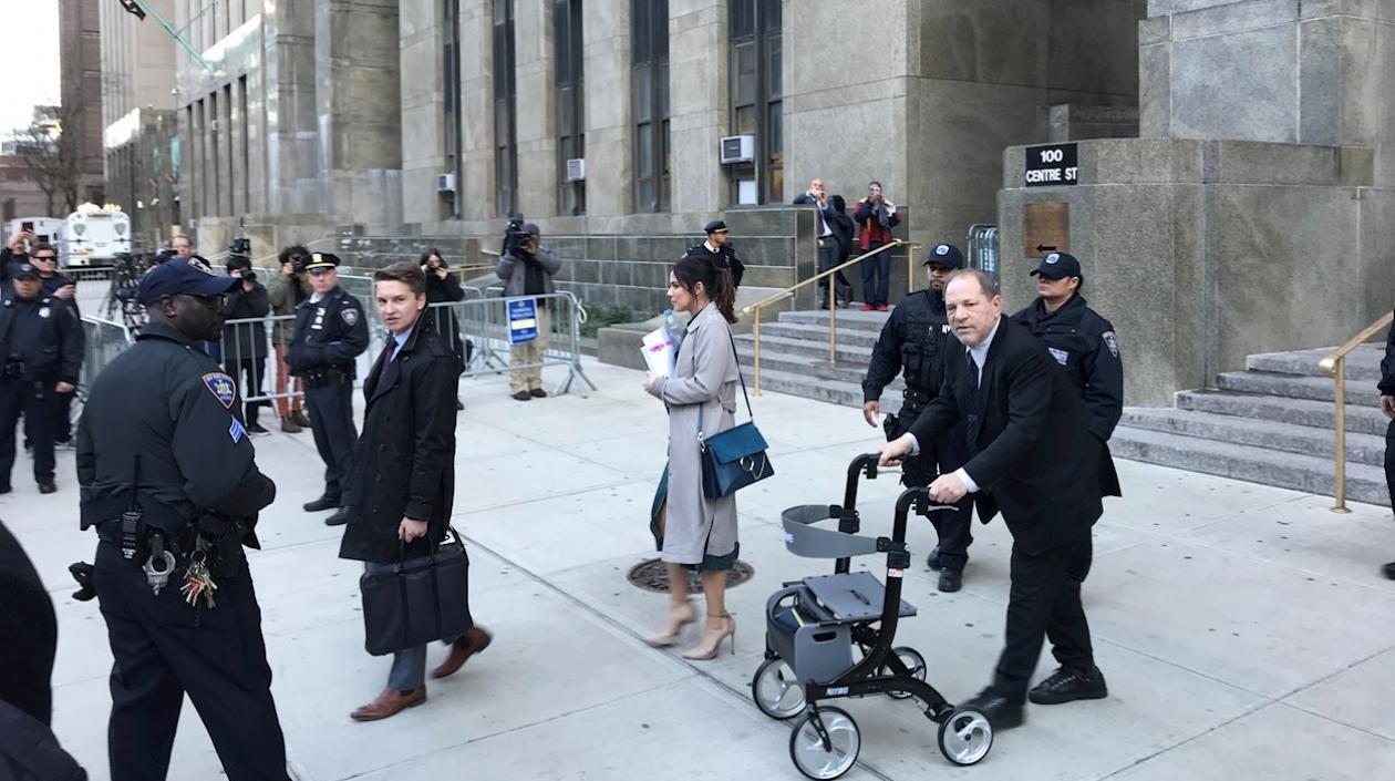 El productor Harvey Weisntein a la salida de su juicio en Nueva York.