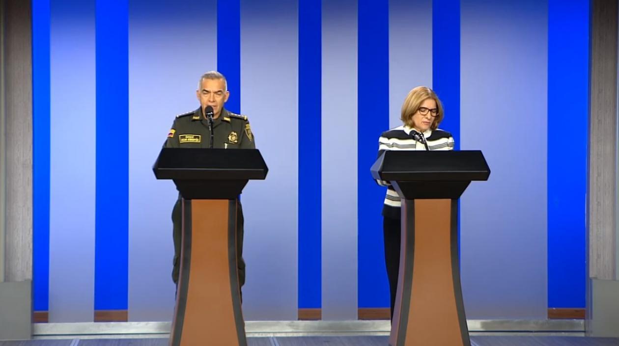 Director de la Policía, general Óscar Atehortúa, y la ministra de Justicia, Margarita Cabello.