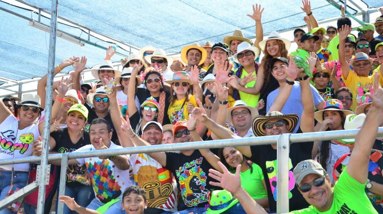 Asistentes a desfiles del Carnaval de Barranquilla.