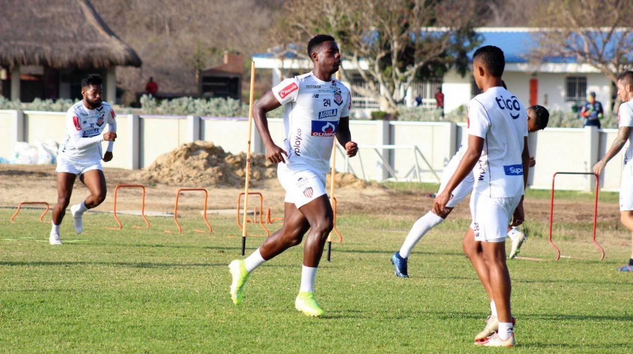 Dany Rosero, defensa central de Junior. 