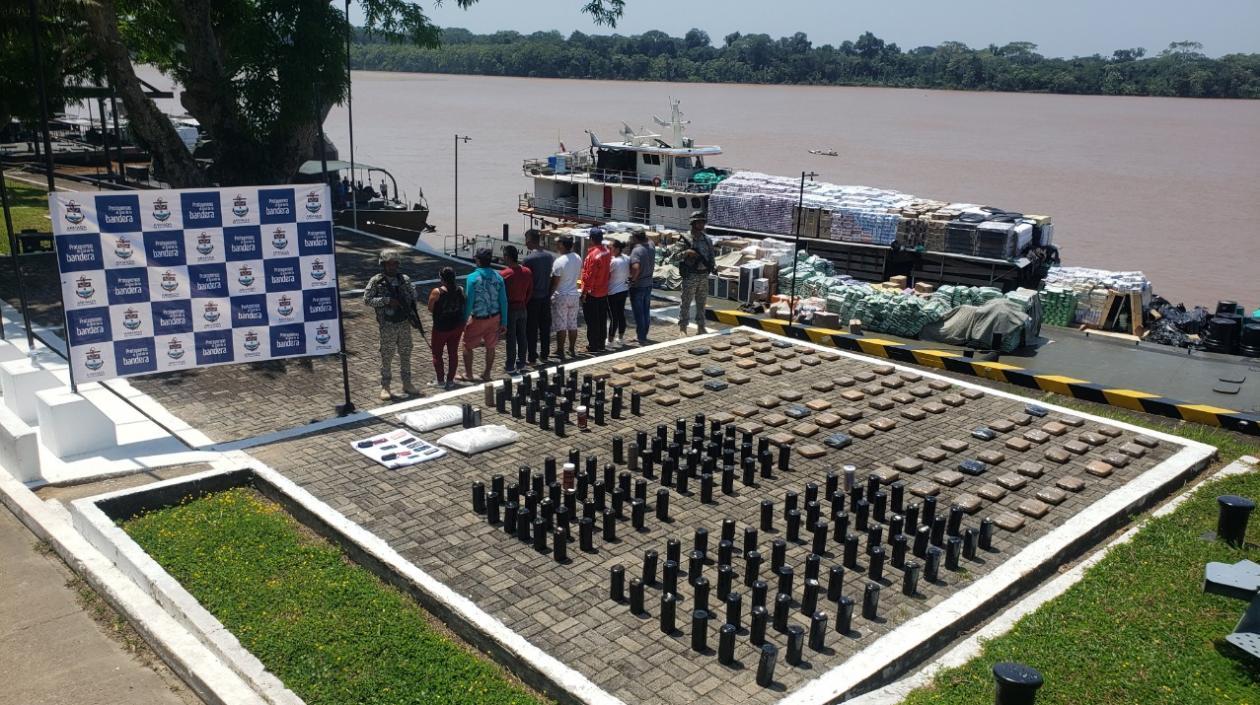 Personas capturadas y material incautado.