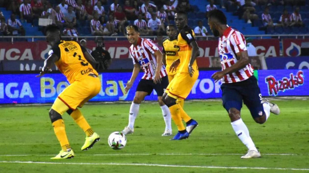 Teófilo Gutiérrez y Miguel Ángel Borja comandarán el ataque.