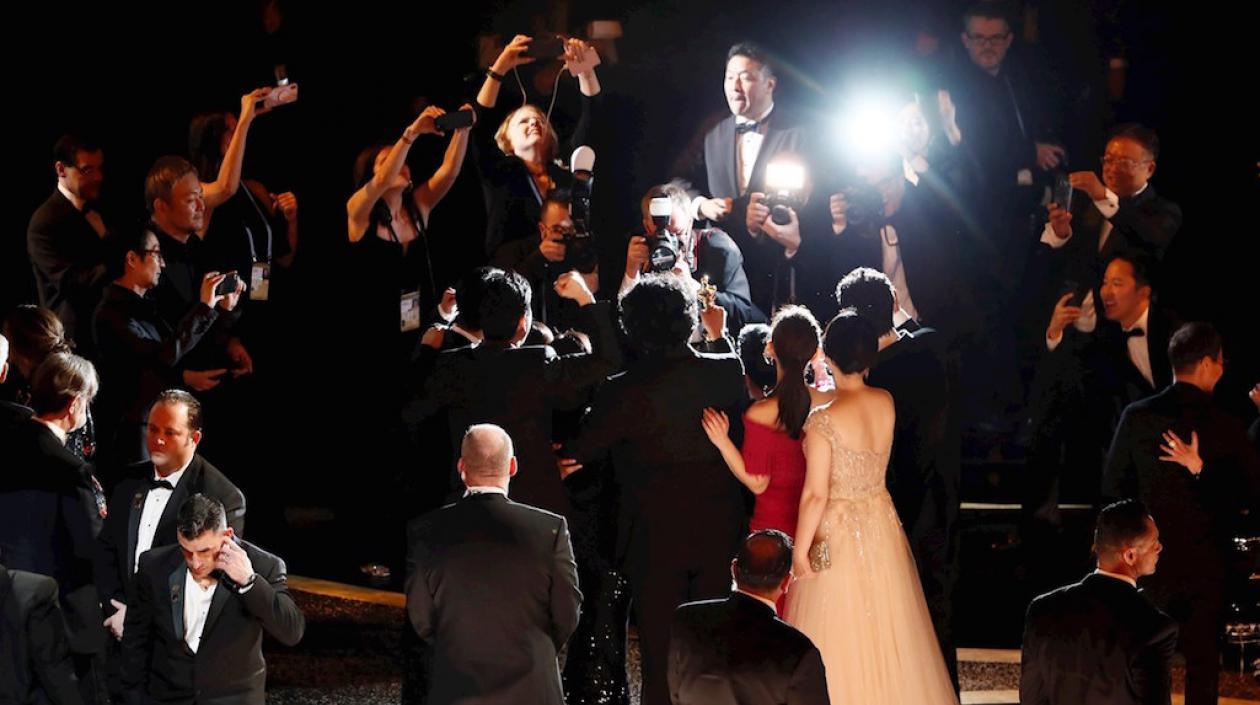 Bong Joon Ho, tras recibir la distinción como mejor película.