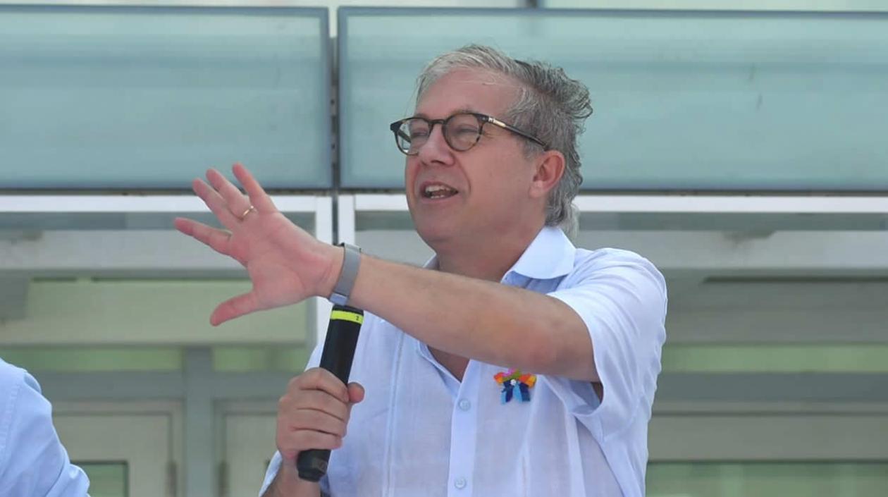 Martín Bés, Secretario General del Banco Interamericano de Desarrollo