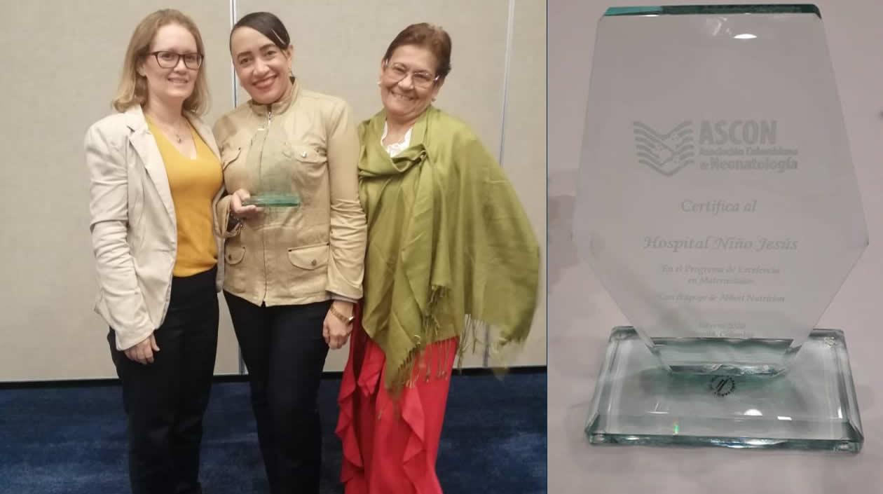 Funcionarias del Hospital Niño Jesús tras recibir el reconocimiento.