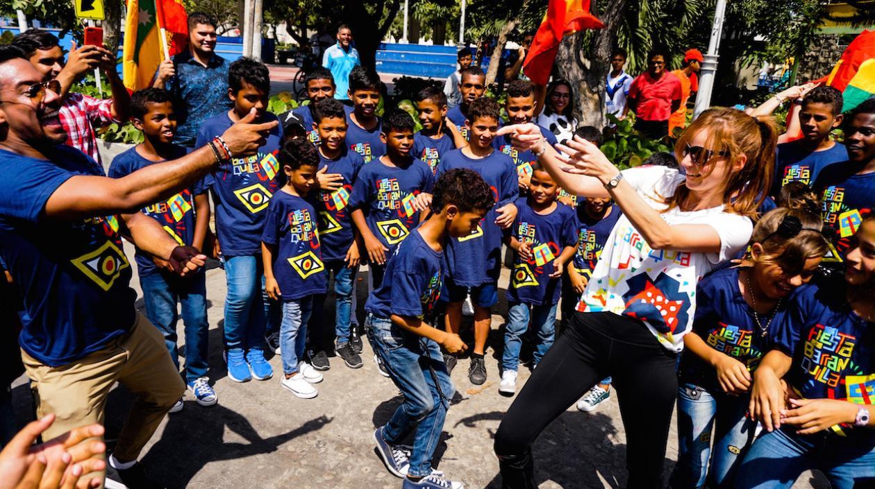 La primera dama del Distrito, Silvana Puello, ha estado acompañándolos de cerca, los ensayos.