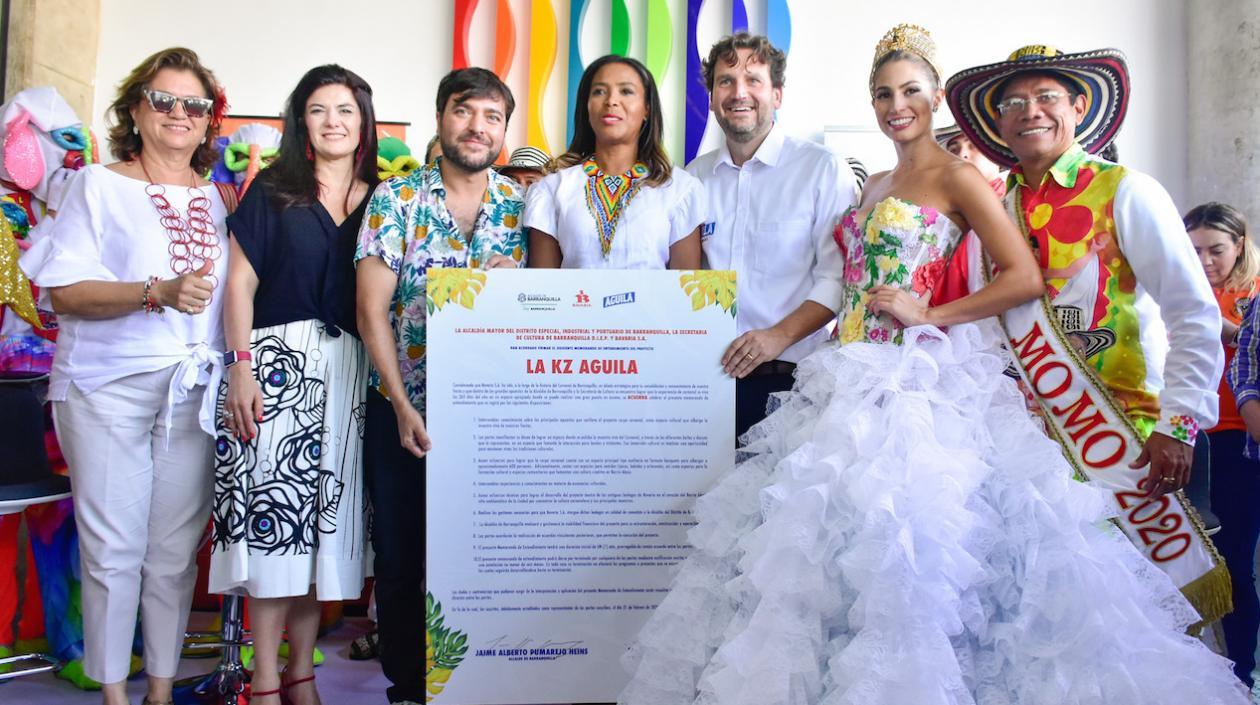 La Directora del Carnaval, el Alcalde, la Ministra, el presidente de Bavaria, la Reina del Carnaval y el Rey Momo.