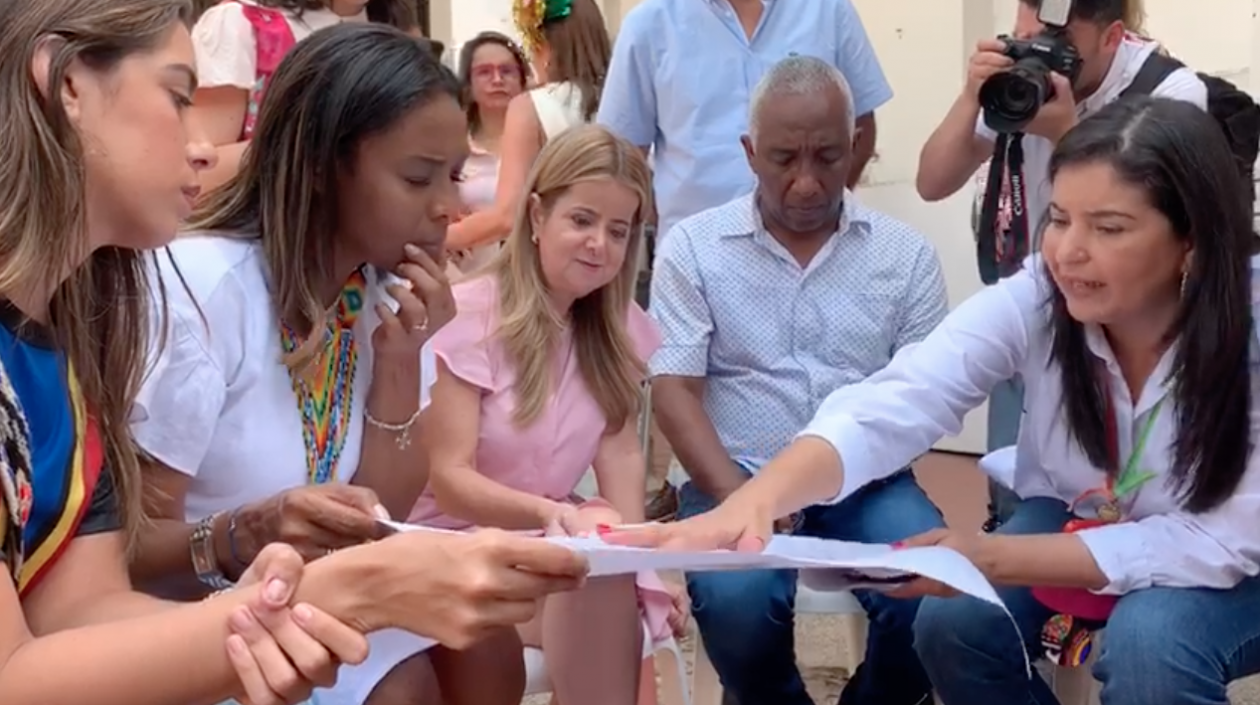 Marcela Dávila, Carmén Vásquez Camacho y Elsa Noguera.