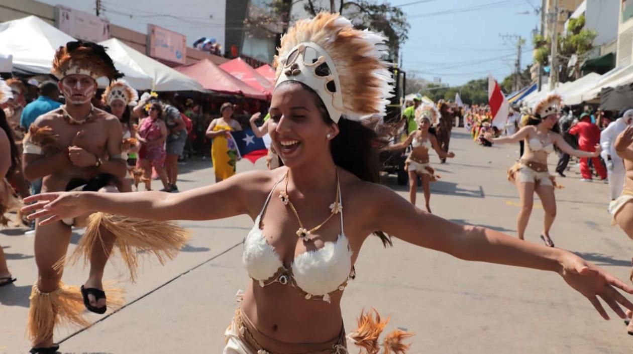 Delegación Folclórica de Chile Alma Puentelatina