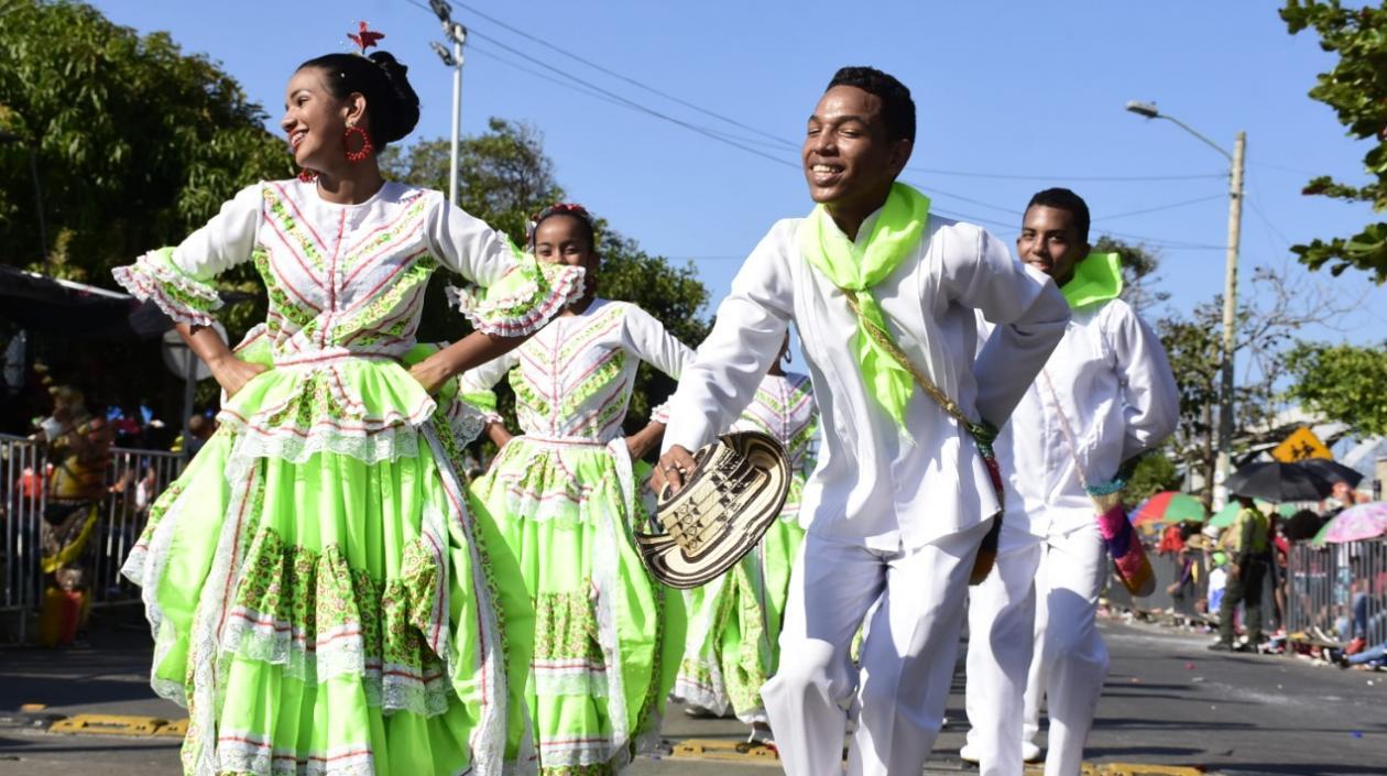 Cumbiamba bailando durante la Gran Parada 'Carlos Franco'.