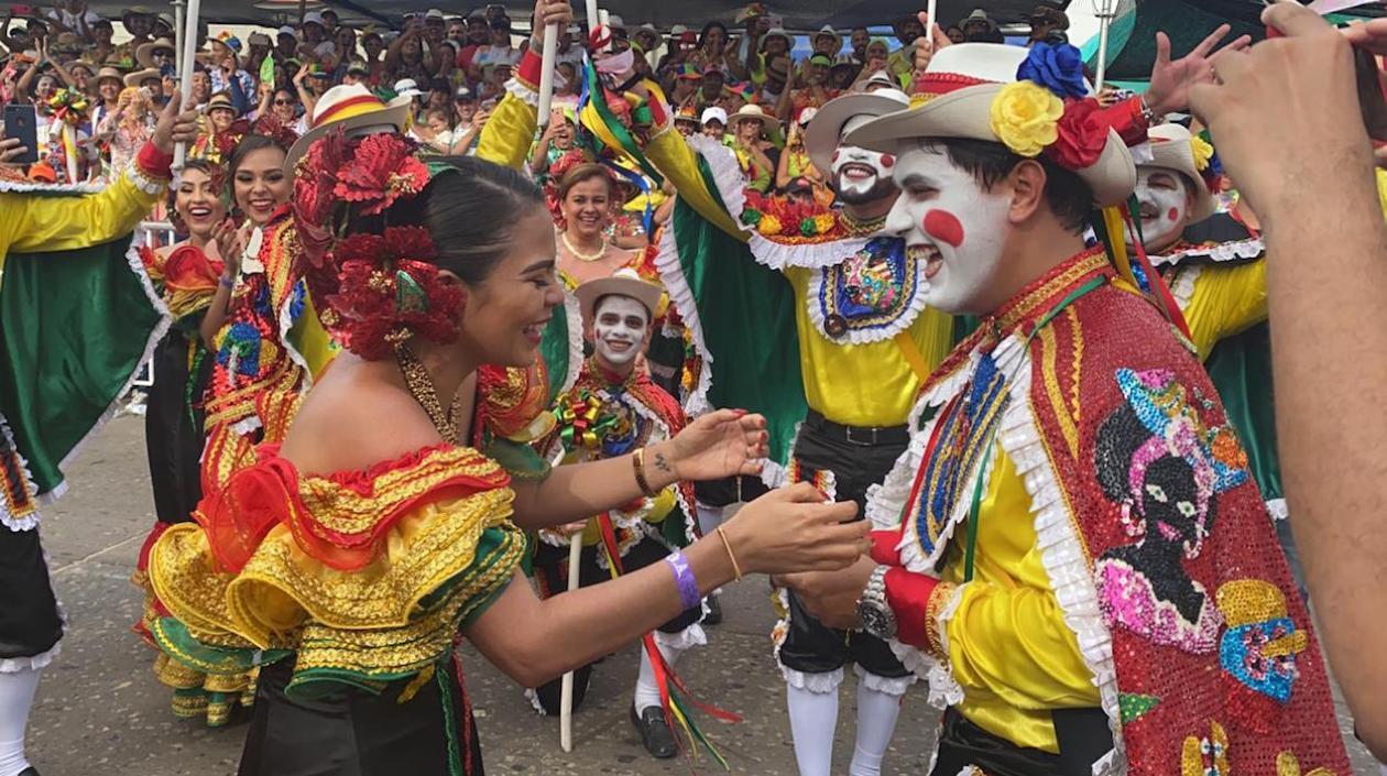 Momento de la petición de Kevin Campo a Laura Zuluaga, 