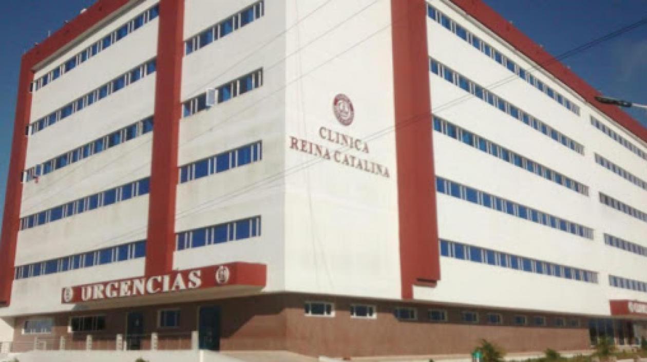 El joven se encuentra en delicado estado de salud en la Clínica Reina Catalina de Baranoa.