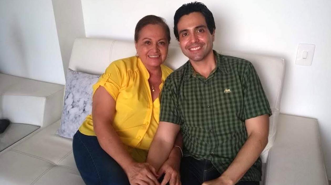 Martha Díaz Alfonso con su hijo Andrés Felipe Henao Díaz.